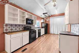 1027 Arch St, Colorado Springs, CO 80904 - Photo 7