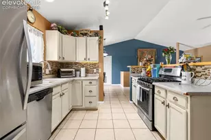675 E McClave Dr, Pueblo, CO 81007 - Photo 9