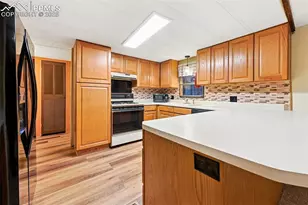 30 Shangra La Dr, Colorado Springs, CO 80907 - Photo 11