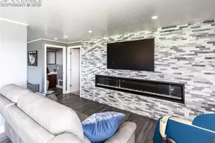 411 Lakewood Cir, Colorado Springs, CO 80910 - Photo 15