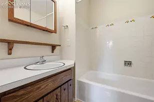 1114 Pioneer Ln, Colorado Springs, CO 80904 - Photo 27