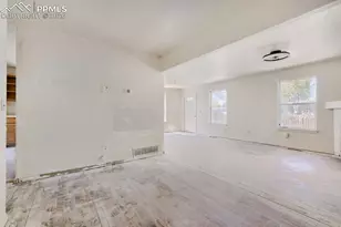 2711 E Monument St, Colorado Springs, CO 80909 - Photo 7