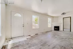 2711 E Monument St, Colorado Springs, CO 80909 - Photo 3