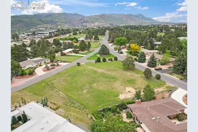 3161 Sunnybrook Lane, Colorado Springs, CO 80904 - Photo 5