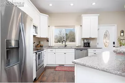 627 E Hills Road, Colorado Springs, CO 80909 - Photo 7