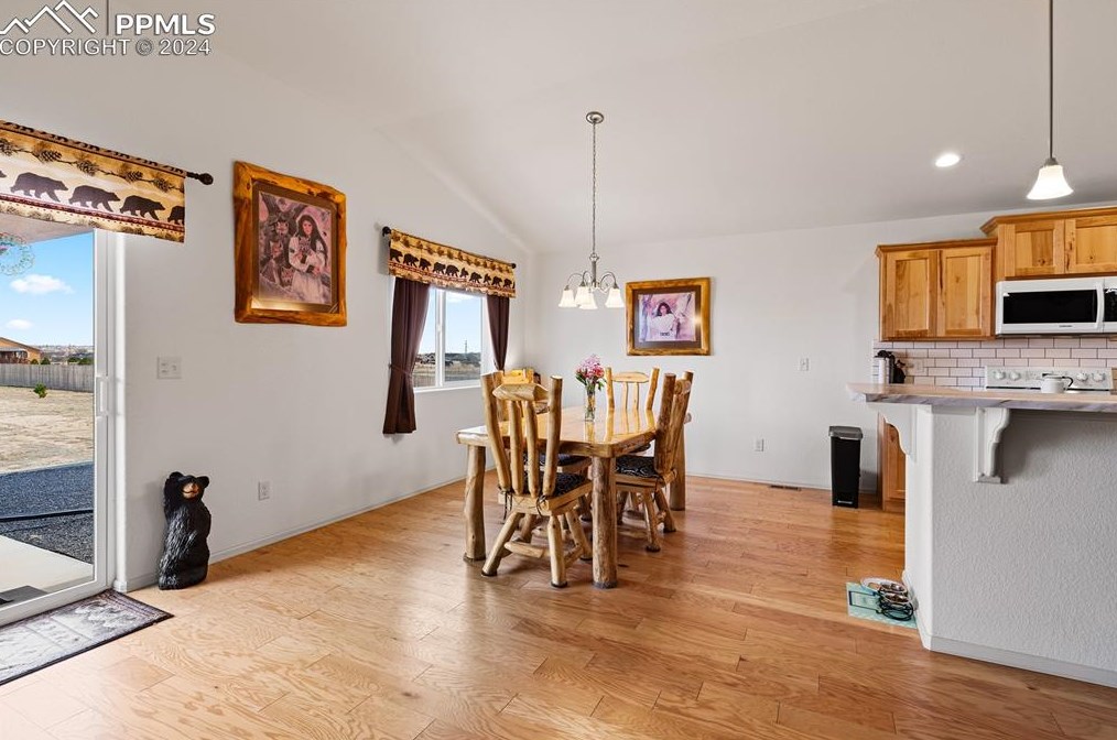 648 Calle Concordia, Pueblo CO 81007-3186 exterior