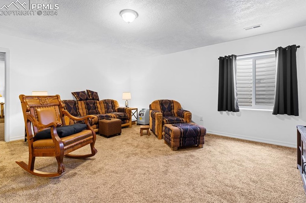 648 Calle Concordia, Pueblo CO 81007-3186 exterior