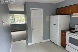 318 Bonnie Ct, Colorado Springs, CO 80916 - Photo 9