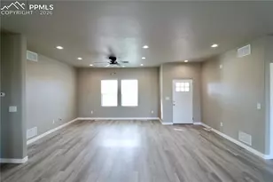 295 W Acorn Dr, Pueblo, CO 81007 - Photo 3