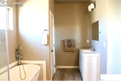 295 W Acorn Drive, Pueblo, CO 81007 - Photo 11