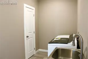 295 W Acorn Dr, Pueblo, CO 81007 - Photo 17