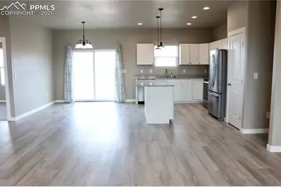 295 W Acorn Drive, Pueblo, CO 81007 - Photo 5