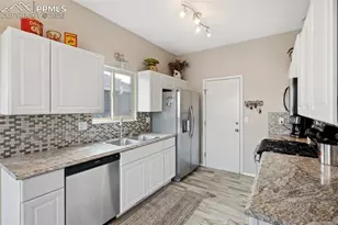 4260 Vicksburg Terrace, Colorado Springs, CO 80917 - Photo 9