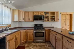 241 Calle De La Lluvia, Florissant, CO 80816 - Photo 9