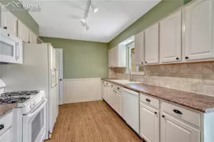 1564 Robidoux Cir, Colorado Springs, CO 80915 - Photo 11