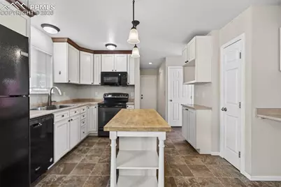 8115 Celestial Lane, Colorado Springs, CO 80920 - Photo 9