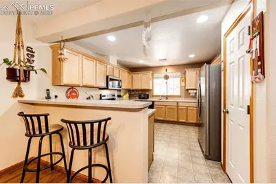 1190 S Pitkin Way, Aurora, CO 80017 - Photo 9