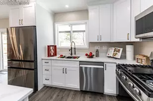 1021 Pioneer Ln, Colorado Springs, CO 80904 - Photo 11