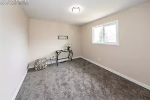 1021 Pioneer Ln, Colorado Springs, CO 80904 - Photo 27