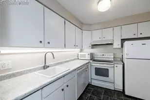 411 Lakewood Circle, Colorado Springs, CO 80910 - Photo 5