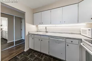 411 Lakewood Circle, Colorado Springs, CO 80910 - Photo 7