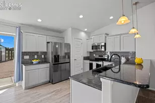 1196 E Purcell Pl, Pueblo, CO 81007 - Photo 9