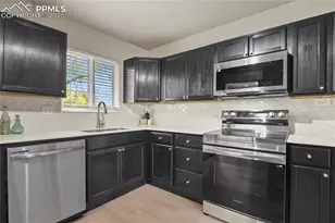 921 Holmes Dr, Colorado Springs, CO 80909 - Photo 11