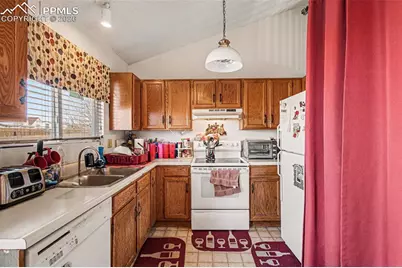 921 N Candlestar Loop, Fountain, CO 80817 - Photo 7