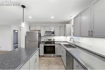 2155 Wheeler Avenue, Colorado Springs, CO 80904 - Photo 9