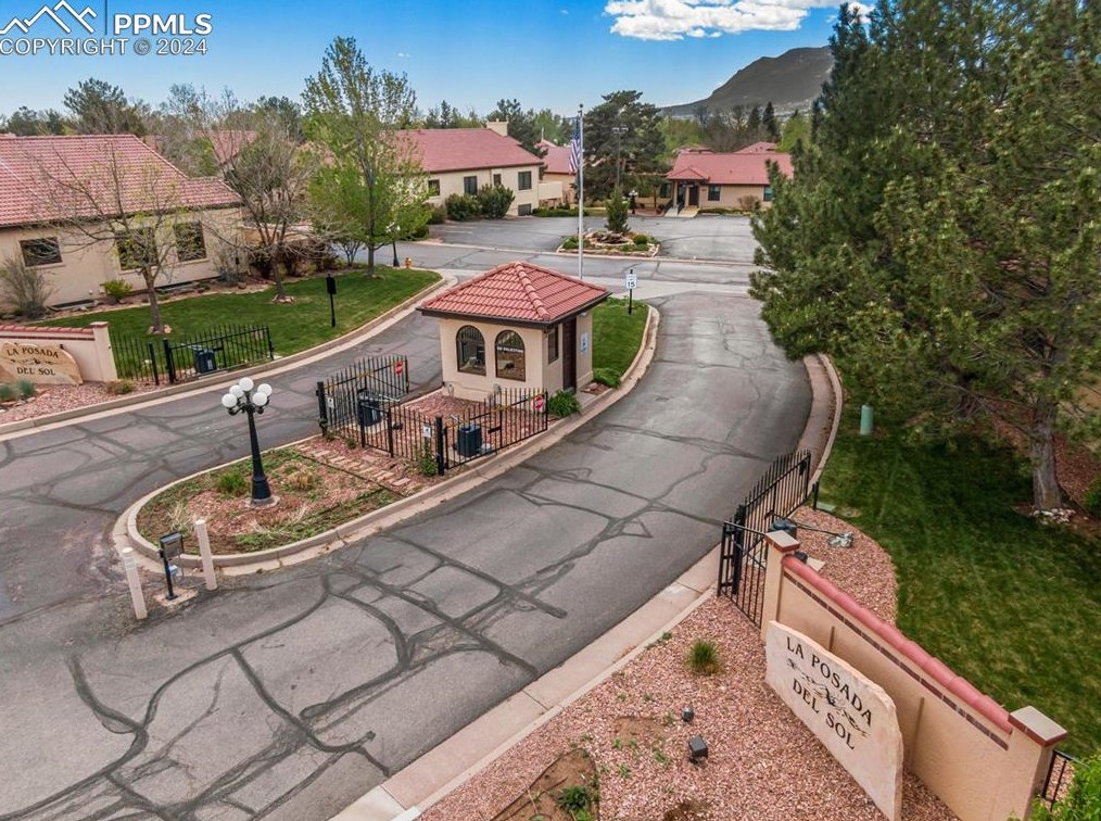 2530 Paseo Verde, Colorado Springs CO 80904-1690 exterior