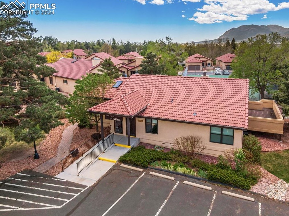 2530 Paseo Verde, Colorado Springs CO 80904-1690 exterior