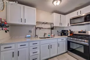 1911 Del Mar Dr, Colorado Springs, CO 80910 - Photo 27