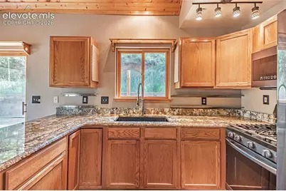 10668 W Highway 24, Green Mountain Falls, CO 80819 - Photo 11