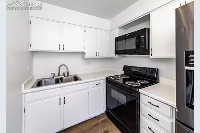 1174 Magnolia Street, Colorado Springs, CO 80907 - Photo 9