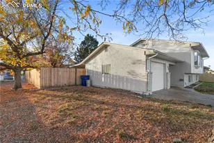 2133 Oakwood Ln, Pueblo, CO 81005 - Photo 5