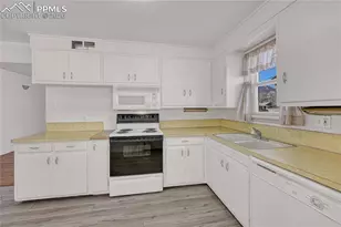 1810 W Boulder St, Colorado Springs, CO 80904 - Photo 11