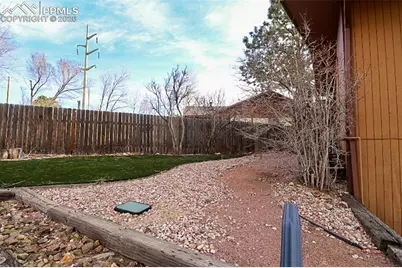 530 Mesa Vista Court, Colorado Springs, CO 80904 - Photo 9