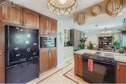 520 Crestridge Avenue, Colorado Springs, CO 80906 - Photo 7