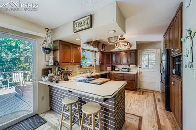 520 Crestridge Avenue, Colorado Springs, CO 80906 - Photo 5