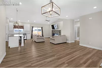 671 N Snyder Drive, Pueblo, CO 81007 - Photo 11