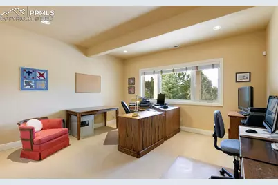 1635 Rockhurst Boulevard, Colorado Springs, CO 80918 - Photo 33