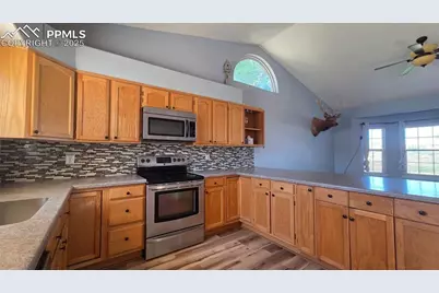110 W Blakeland Drive, Pueblo, CO 81007 - Photo 25