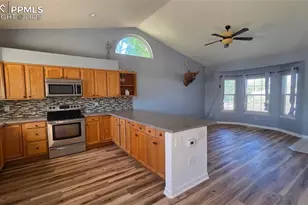 110 W Blakeland Dr, Pueblo, CO 81007 - Photo 17