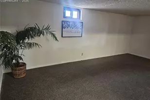 2128 Oakwood Ln, Pueblo, CO 81005 - Photo 11