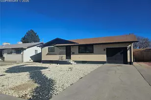 2128 Oakwood Ln, Pueblo, CO 81005 - Photo 1
