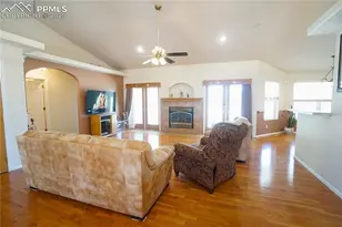 461 E Fredonia Dr, Pueblo, CO 81007 - Photo 11