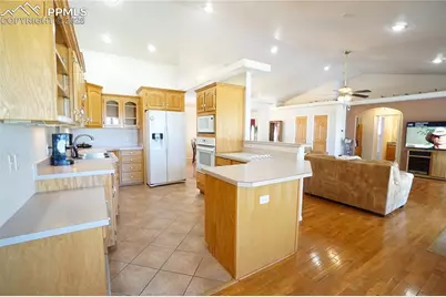 461 E Fredonia Drive, Pueblo, CO 81007 - Photo 15