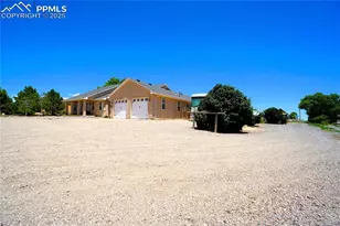 461 E Fredonia Dr, Pueblo, CO 81007 - Photo 1