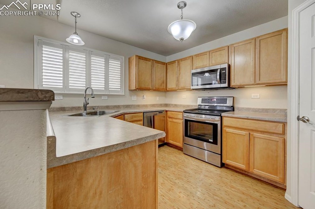 6979 Red Cardinal Loop, Colorado Springs CO 80908-5650 exterior