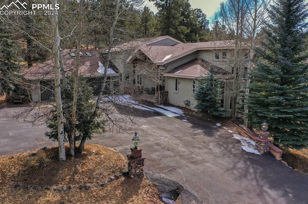 725 Sun Valley Dr, Woodland Park CO 80863-9089 exterior